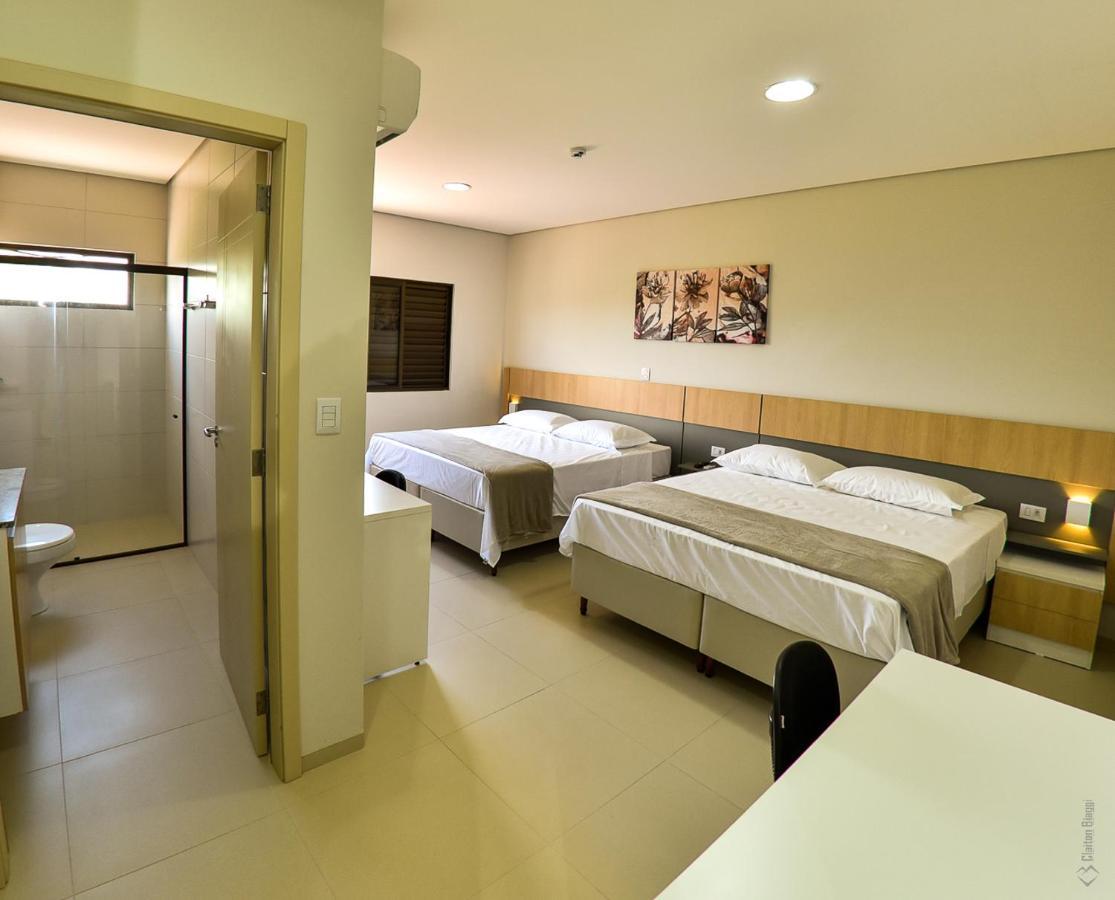 Hotel Plaza Garden 卡斯卡韦尔 外观 照片