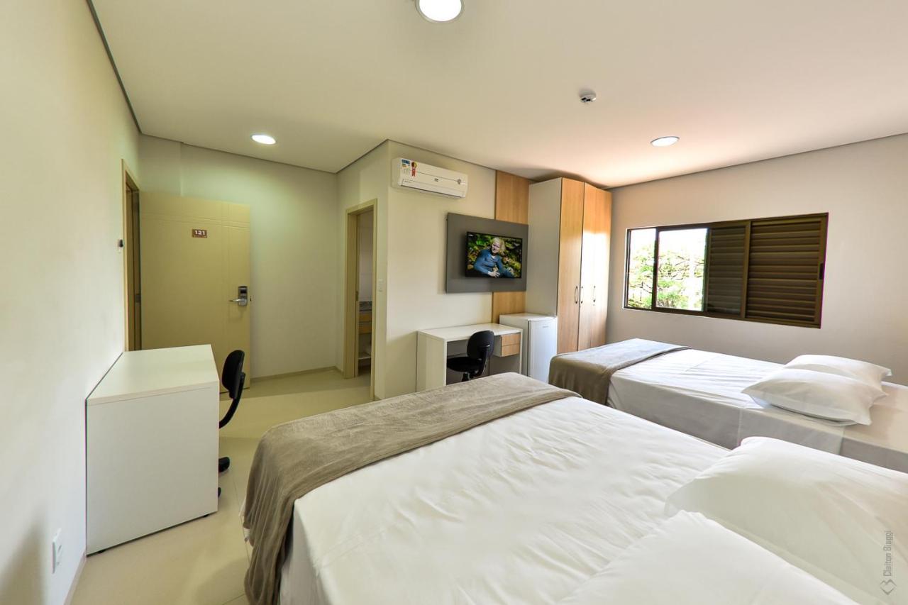 Hotel Plaza Garden 卡斯卡韦尔 外观 照片