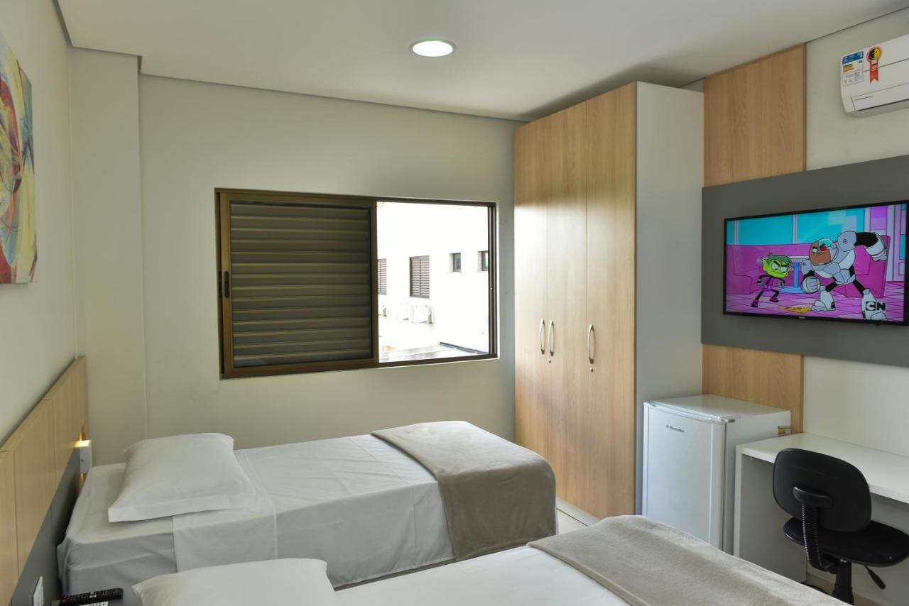 Hotel Plaza Garden 卡斯卡韦尔 外观 照片